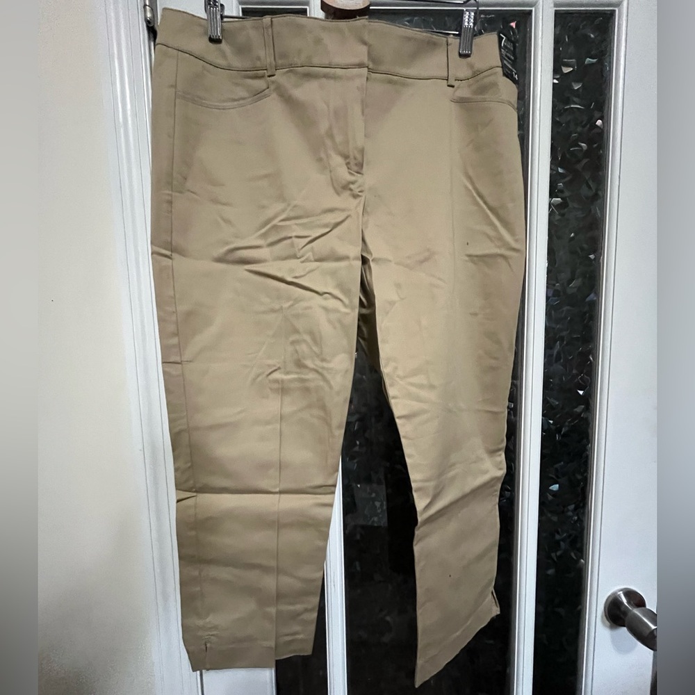 NWT New York & Company straight leg tan crop pant Size 14